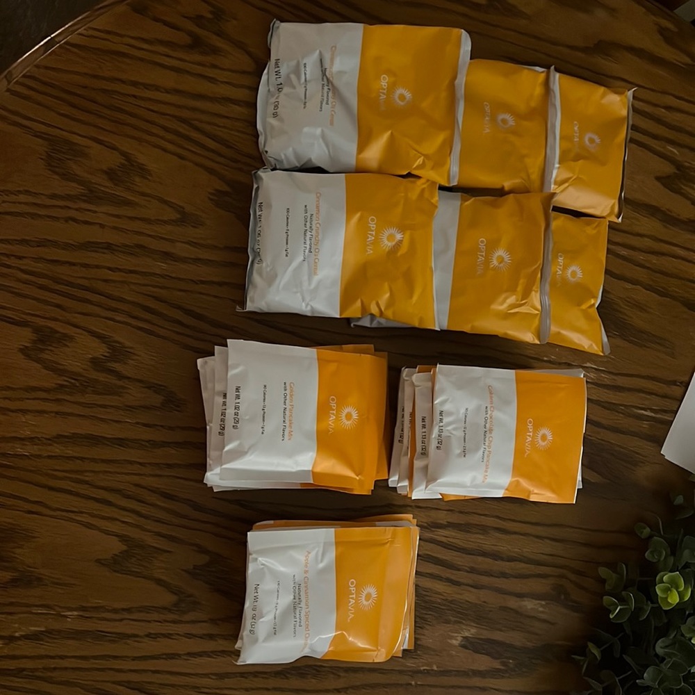 Optavia BREAKFAST BUNDLE non expired , dates in pics